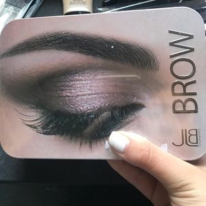 Eyebrow kit